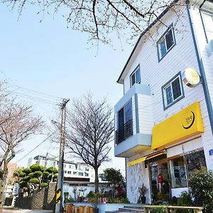 Ganderak Guesthouse